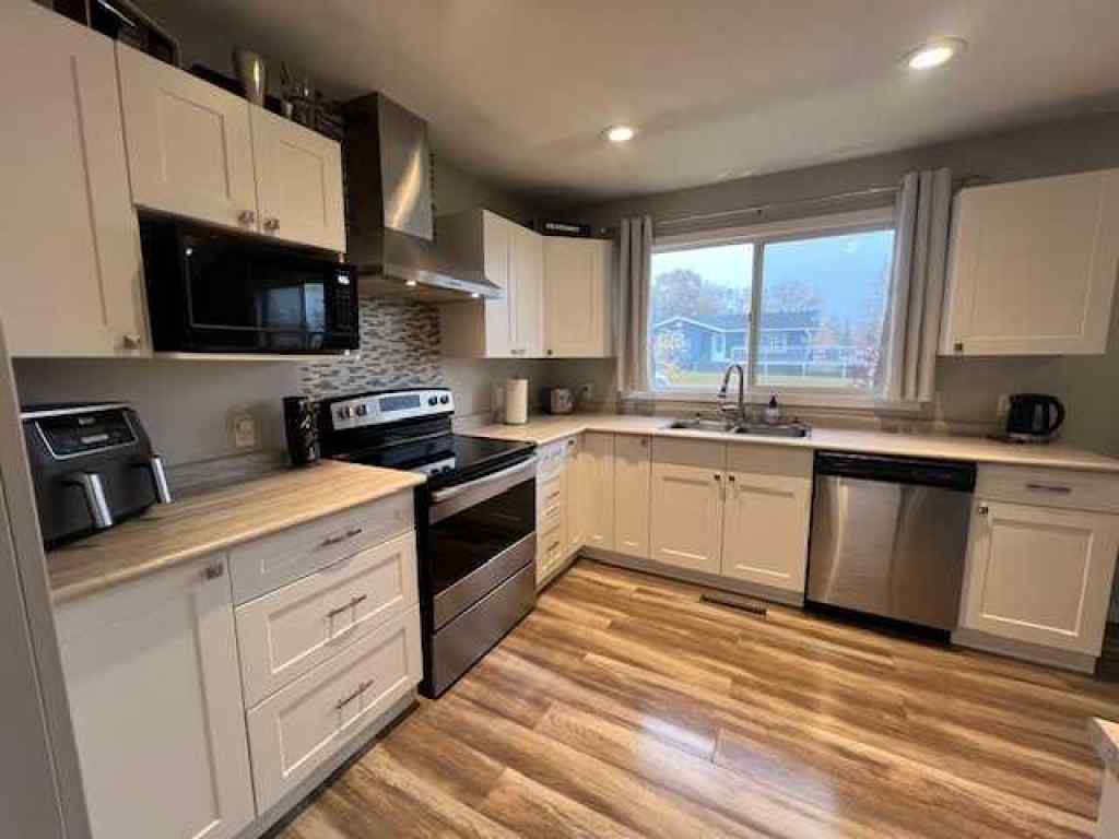 MLS® A2172281 - 10015 100 Street  in NONE High Level, Residential