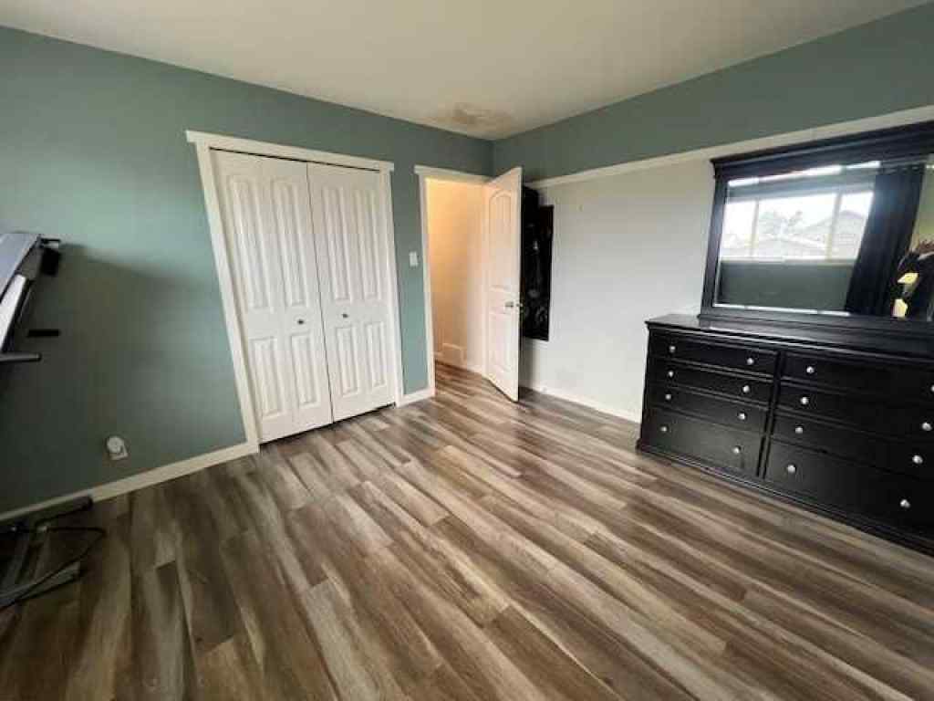 MLS® A2172281 - 10015 100 Street  in NONE High Level, Residential