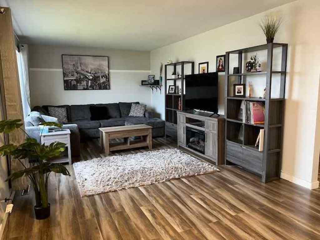 MLS® A2172281 - 10015 100 Street  in NONE High Level, Residential