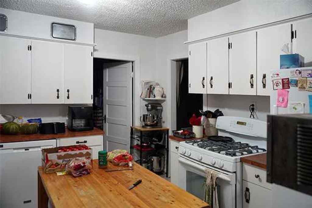 MLS® A2172323 -     in  Turin, Commercial
