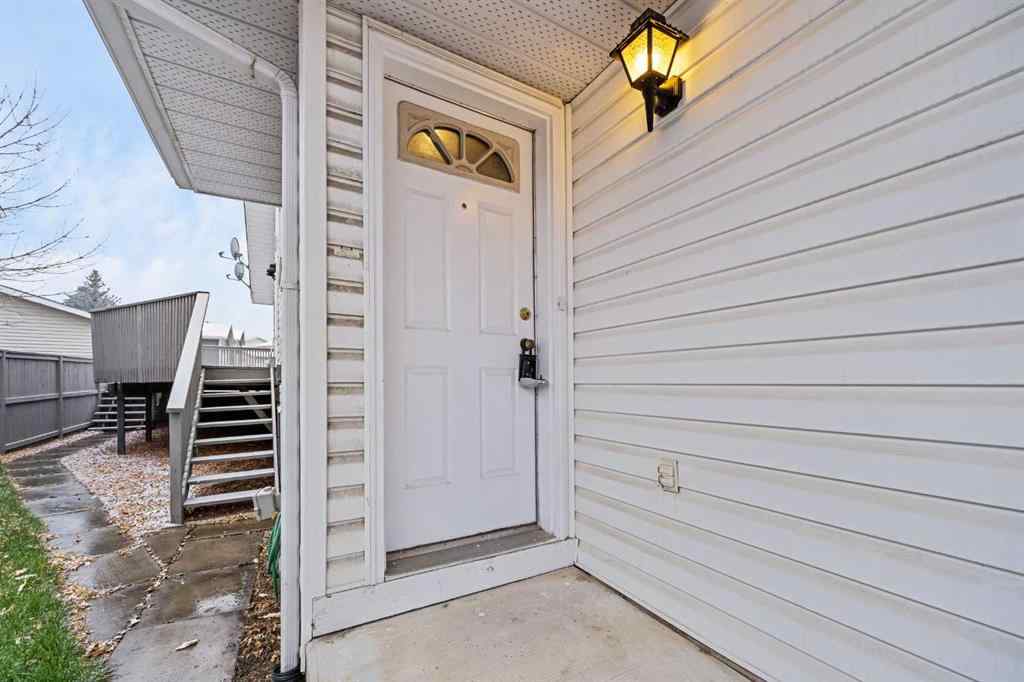 MLS® A2174813 - 211 Sandstone Drive NW in Sandstone Valley Calgary, Residential