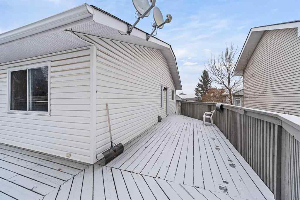 MLS® A2174813 - 211 Sandstone Drive NW in Sandstone Valley Calgary, Residential