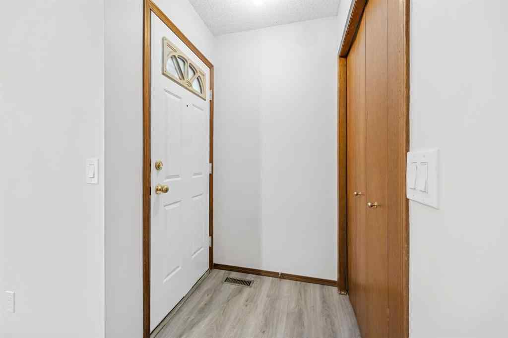 MLS® A2174813 - 211 Sandstone Drive NW in Sandstone Valley Calgary, Residential