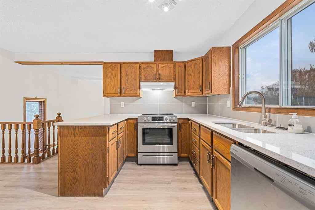 MLS® A2174813 - 211 Sandstone Drive NW in Sandstone Valley Calgary, Residential