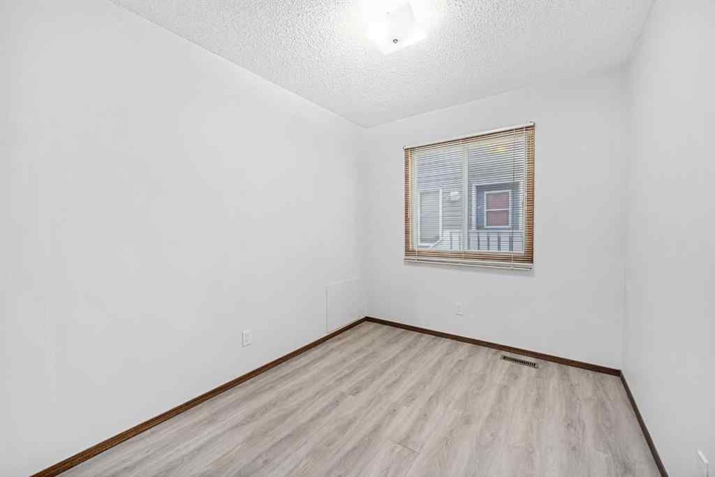 MLS® A2174813 - 211 Sandstone Drive NW in Sandstone Valley Calgary, Residential