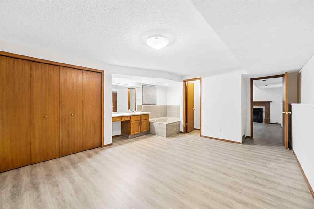 MLS® A2174813 - 211 Sandstone Drive NW in Sandstone Valley Calgary, Residential