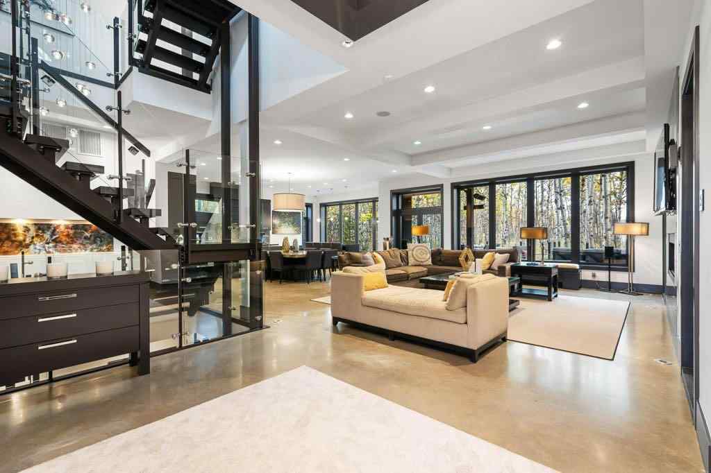 MLS® A2174848 - 58 Posthill Drive SW in Springbank Hill Calgary, Residential