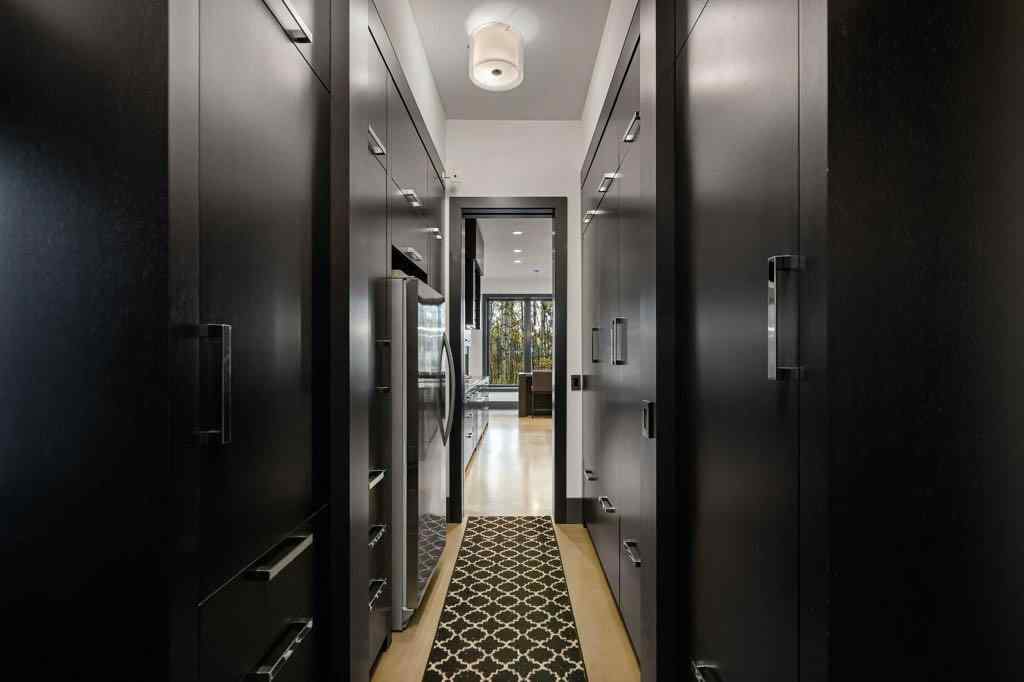 MLS® A2174848 - 58 Posthill Drive SW in Springbank Hill Calgary, Residential