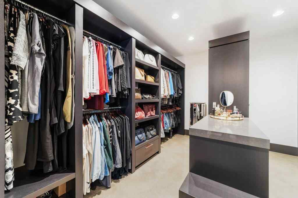MLS® A2174848 - 58 Posthill Drive SW in Springbank Hill Calgary, Residential