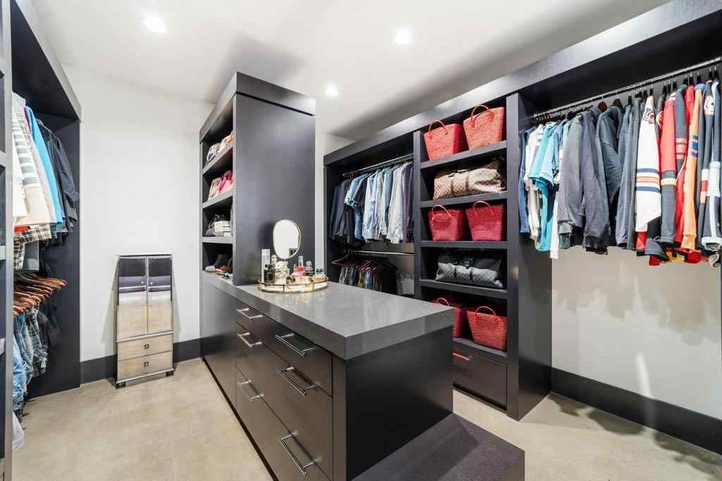 MLS® A2174848 - 58 Posthill Drive SW in Springbank Hill Calgary, Residential