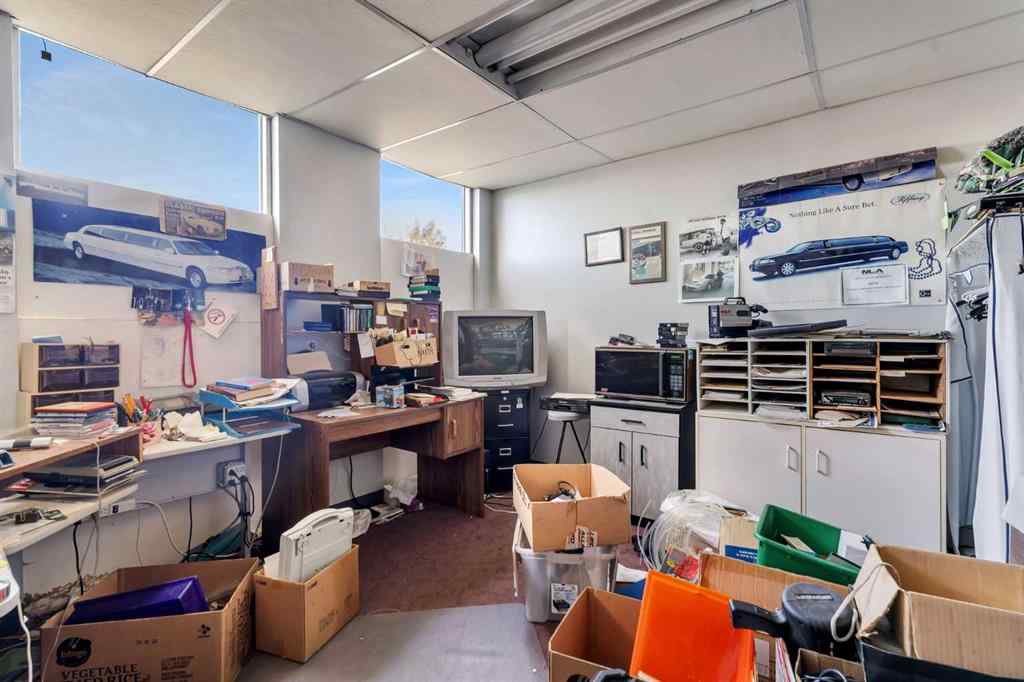 MLS® A2174996 - Unit #13 2219 35 Avenue NE in North Airways Calgary, Commercial