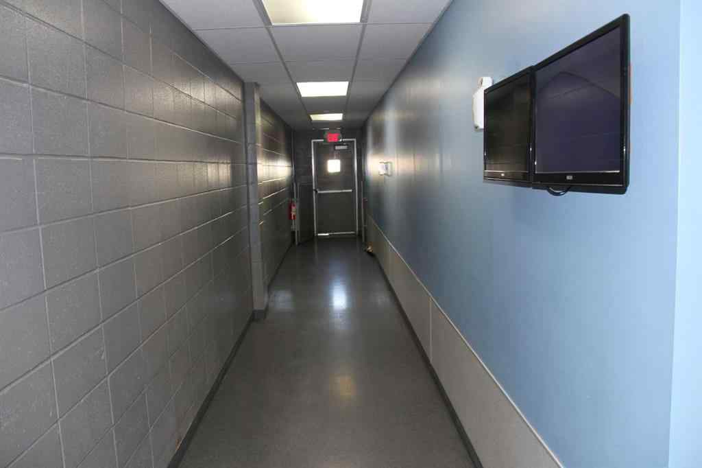 MLS® A2175752 - Unit #3 1404 44 Avenue NE in McCall Calgary, Commercial