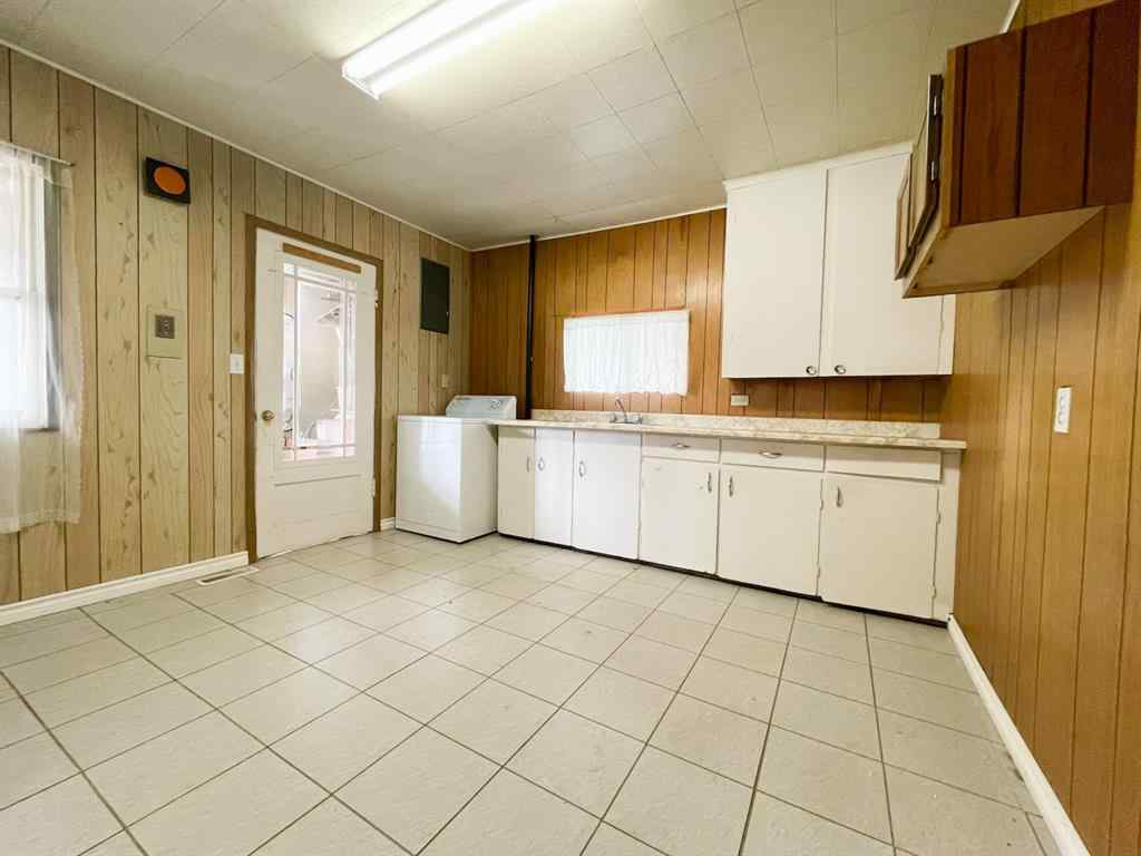 MLS® A2176577 - 1037 8 Avenue  in Wainwright Wainwright, Residential