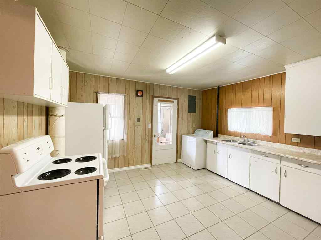 MLS® A2176577 - 1037 8 Avenue  in Wainwright Wainwright, Residential