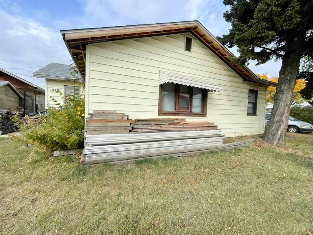 MLS® A2176577 - 1037 8 Avenue  in Wainwright Wainwright, Residential