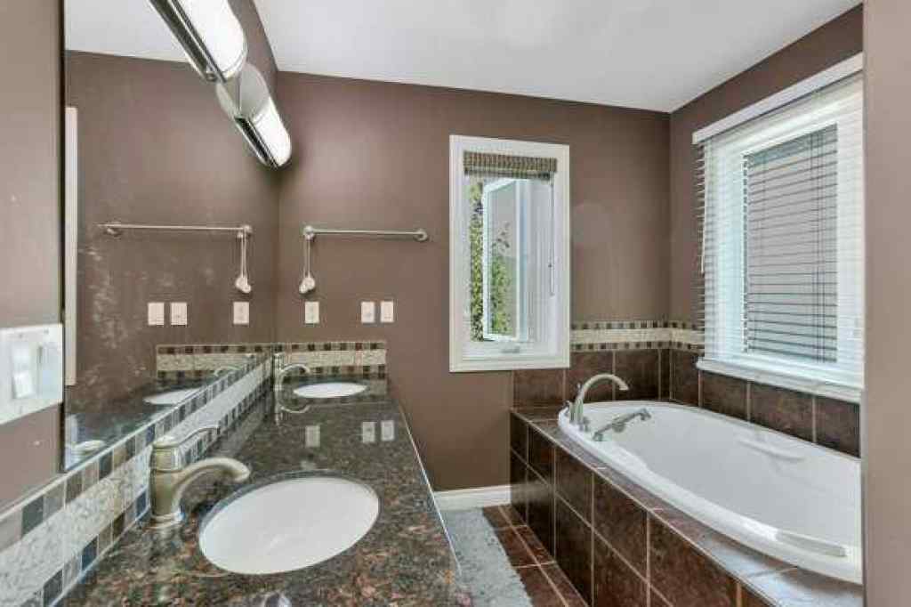 MLS® A2176873 - 16 Oakwood Close  in Oriole Park West Red Deer, Residential