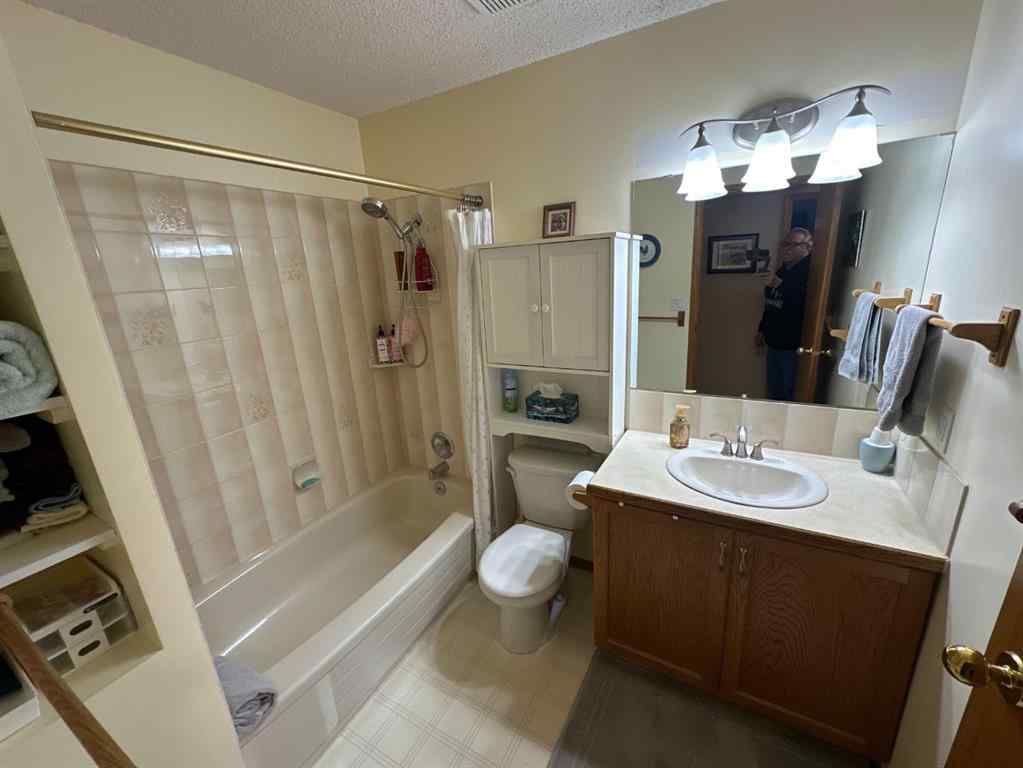 MLS® A2177028 - 7129 99A Street  in Norglen Peace River, Residential
