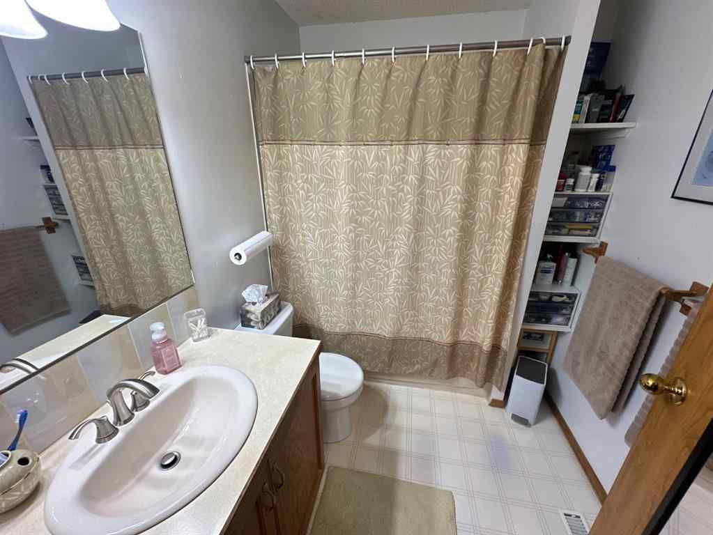 MLS® A2177028 - 7129 99A Street  in Norglen Peace River, Residential