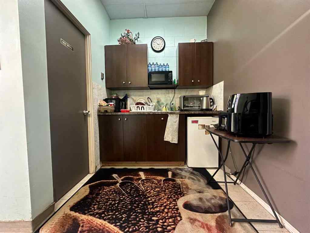 MLS® A2177338 - Unit #9 4676 61 Street  in NONE Red Deer, Commercial