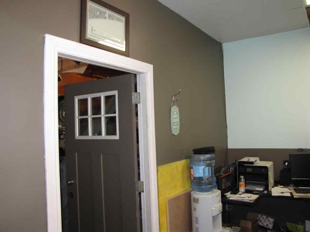MLS® A2177338 - Unit #9 4676 61 Street  in NONE Red Deer, Commercial