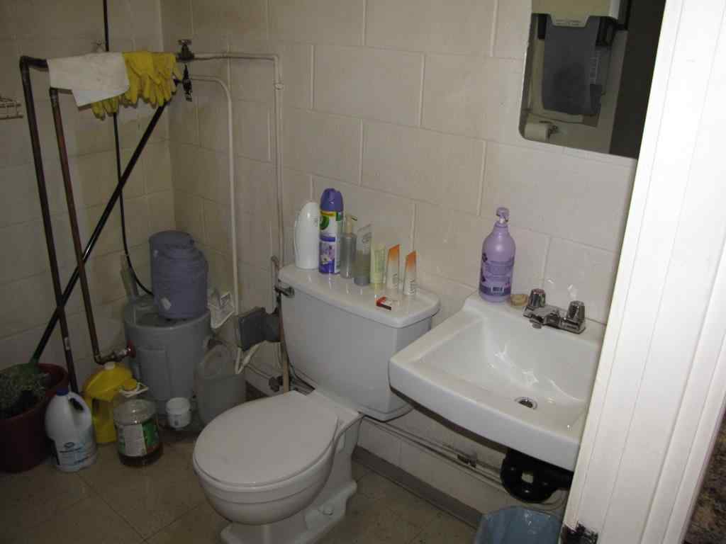 MLS® A2177338 - Unit #9 4676 61 Street  in NONE Red Deer, Commercial