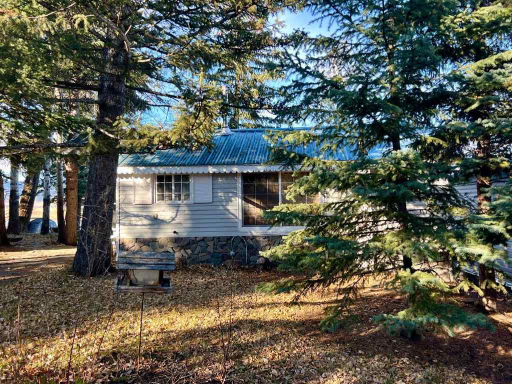 MLS® A2177979 - 4 Lee Lake Road  in NONE Rural Pincher Creek No. 9, M.D. of, Residential