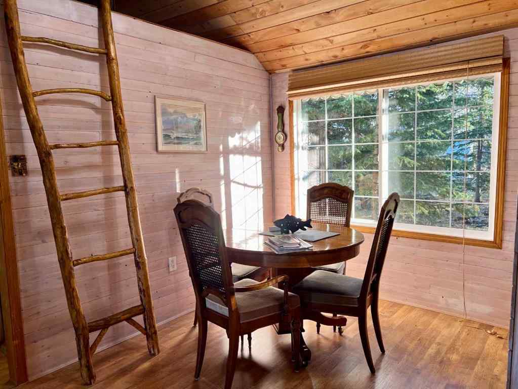 MLS® A2177979 - 4 Lee Lake Road  in NONE Rural Pincher Creek No. 9, M.D. of, Residential