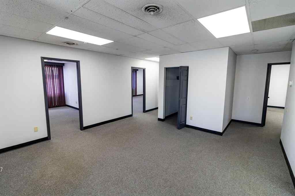 MLS® A2178275 - 2182 39 Avenue NE in North Airways Calgary, Commercial