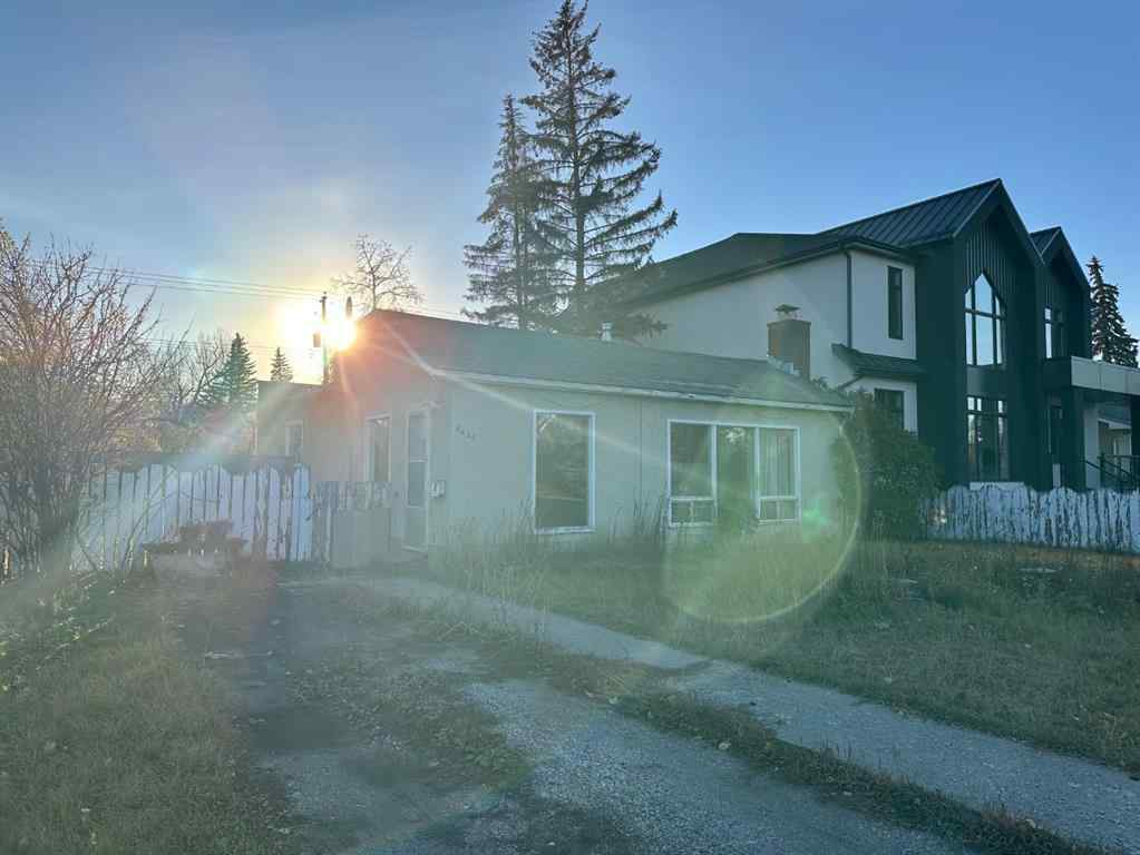 MLS® A2178544 - 6623 Bow Crescent NW in Bowness Calgary, Residential