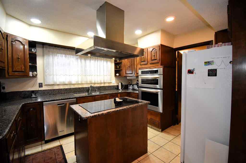 MLS® A2179032 - 105 MCPHERSON Square  in Hillcrest Hinton, Residential