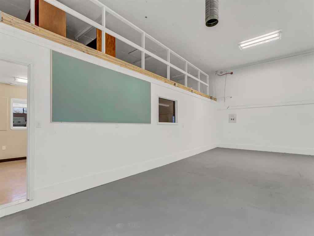 MLS® A2179683 - 1006 2 Avenue  in Dunmore Industrial Dunmore, Commercial
