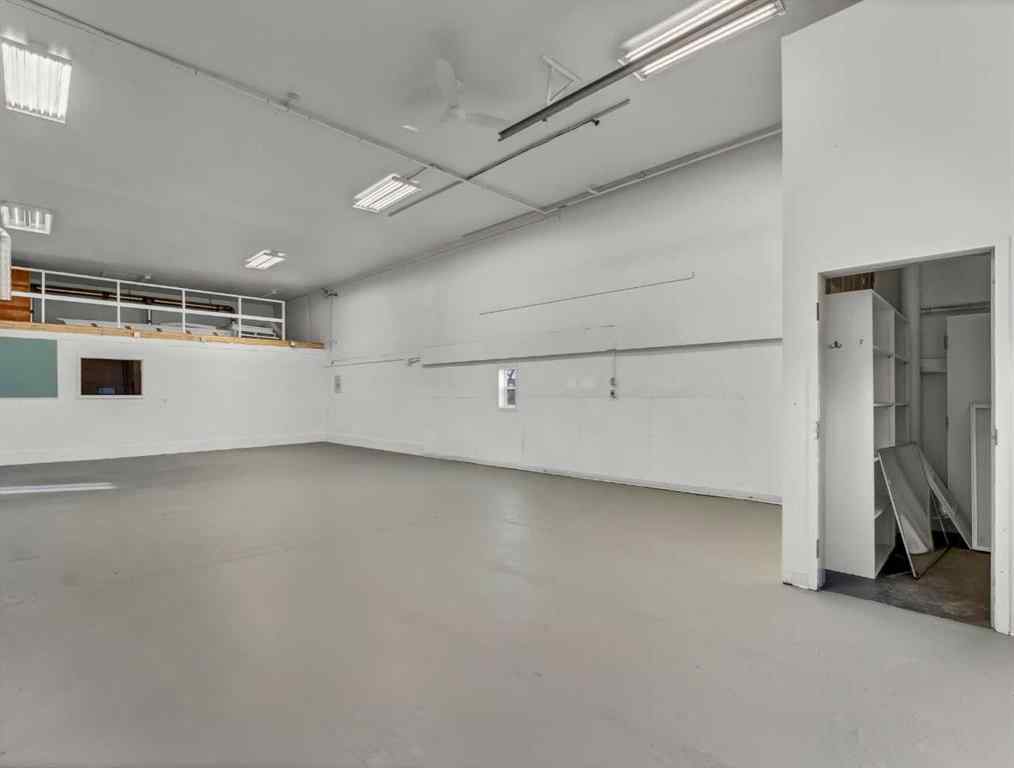 MLS® A2179683 - 1006 2 Avenue  in Dunmore Industrial Dunmore, Commercial