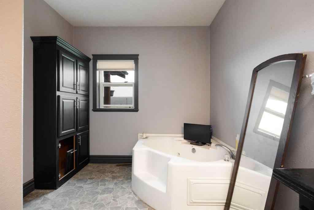 MLS® A2180430 - 5627 Draper Road  in Waterways Fort McMurray, Residential