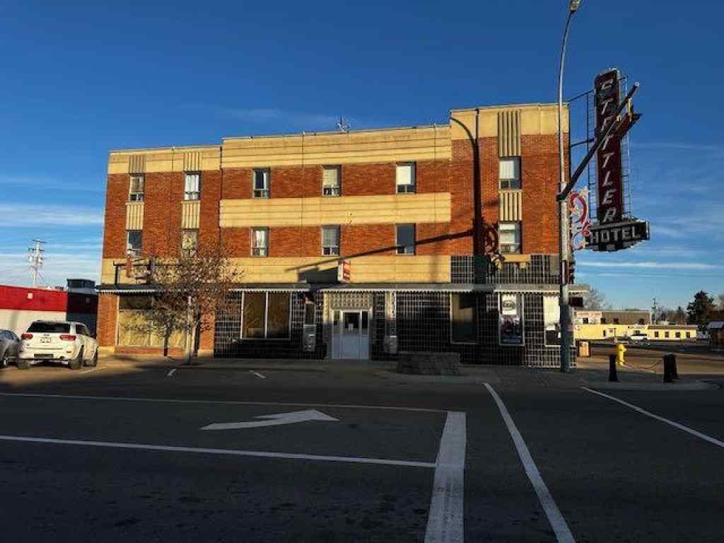 MLS® A2180717 - 5001 50 Street  in Downtown West Stettler, Commercial