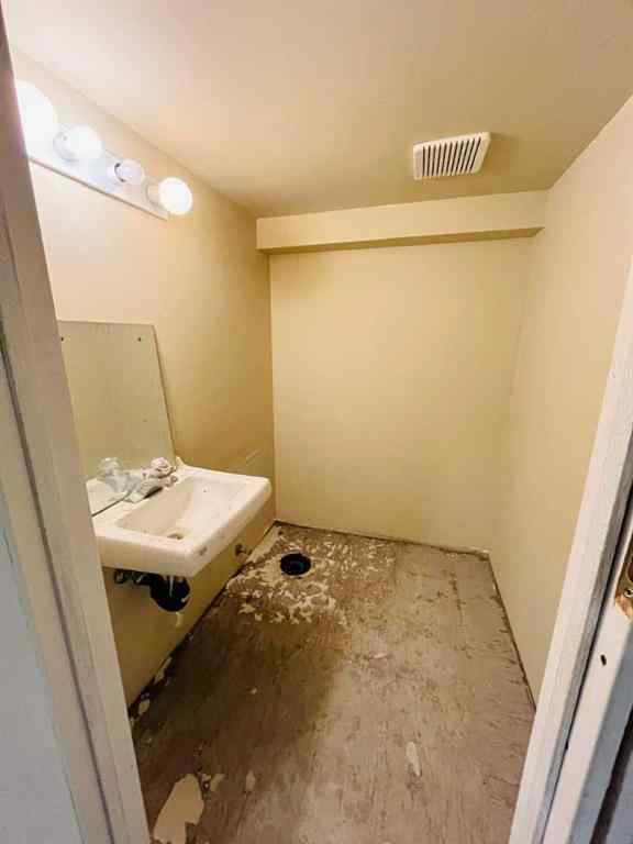 MLS® A2180833 - 109 14 Street NW in West Hillhurst Calgary, Commercial