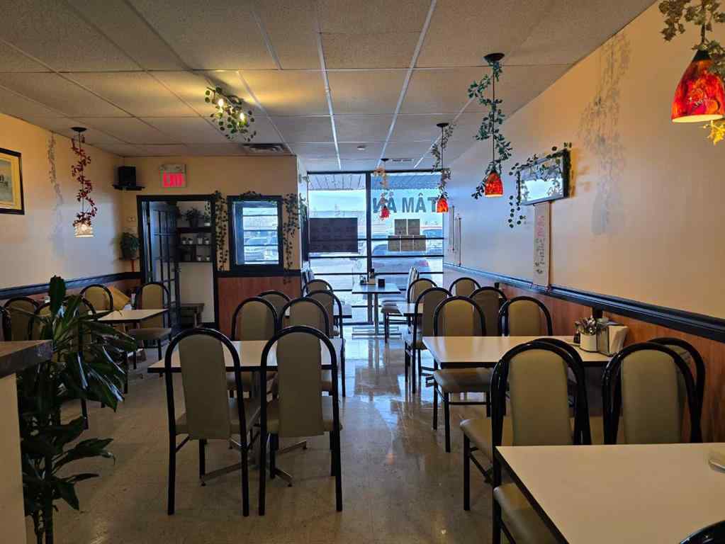 MLS® A2181029 - 17 ave Avenue SE in Southview Calgary, Commercial