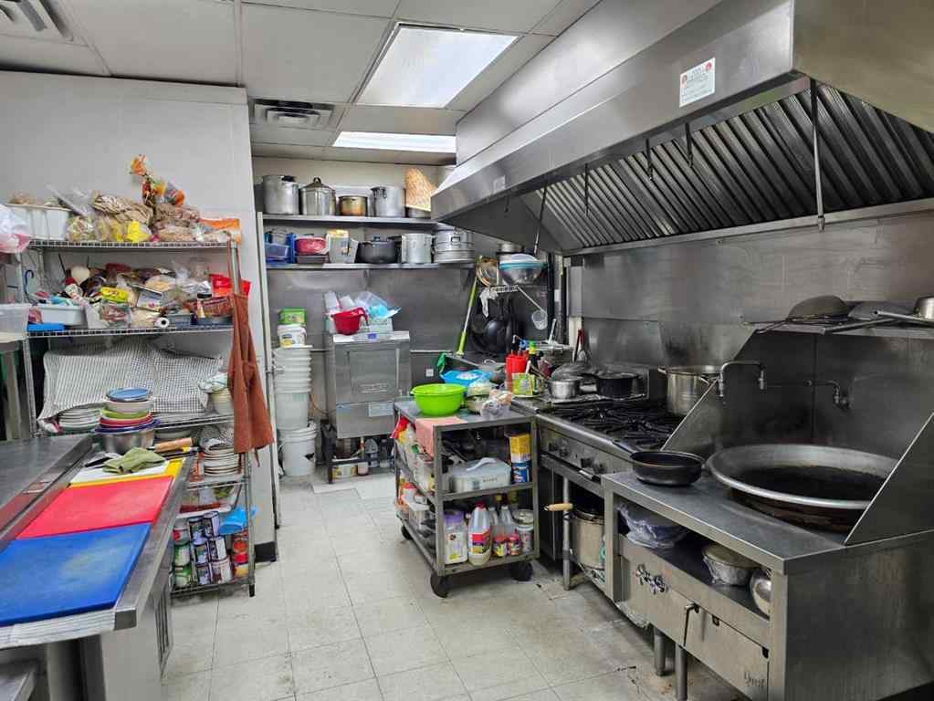 MLS® A2181029 - 17 ave Avenue SE in Southview Calgary, Commercial