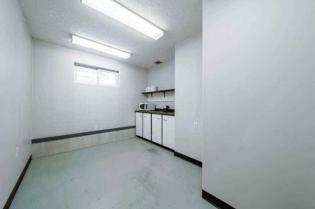 MLS® A2181377 - 22904 110 Avenue NW in Winterburn Industrial West Edmonton, Commercial