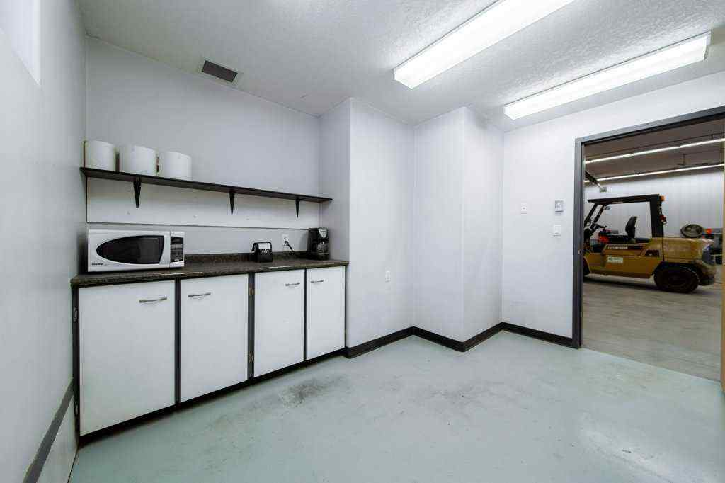 MLS® A2181377 - 22904 110 Avenue NW in Winterburn Industrial West Edmonton, Commercial