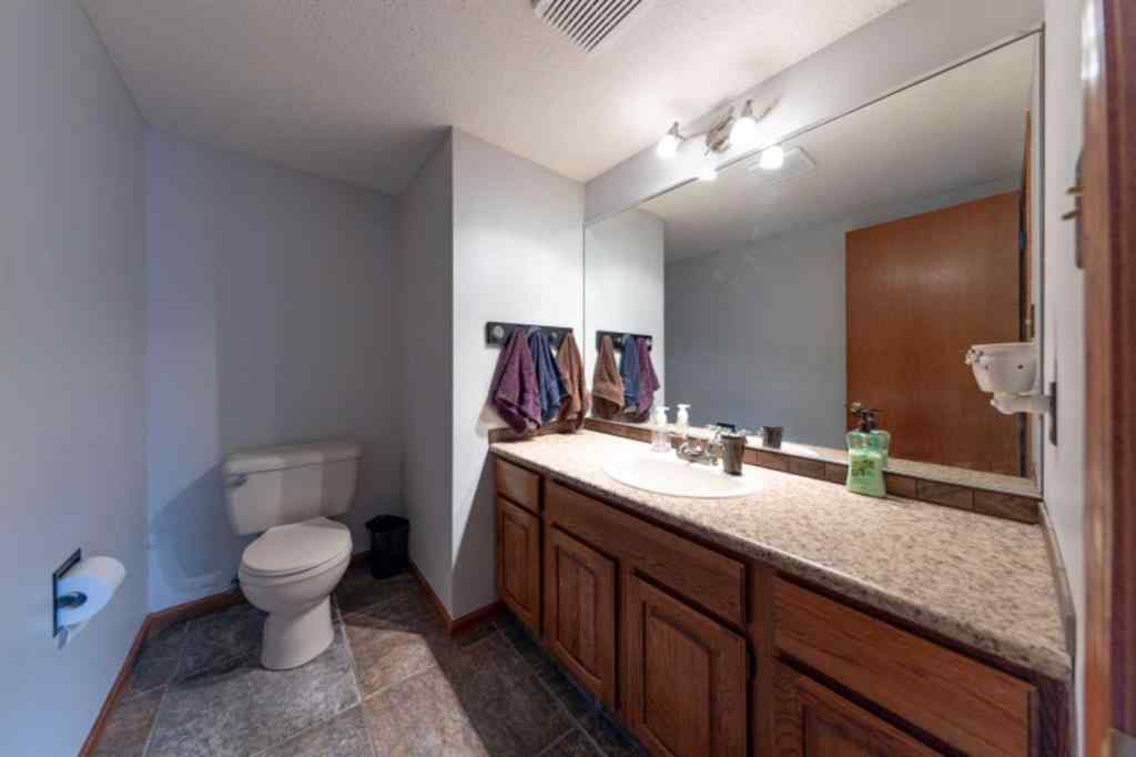 MLS® A2182178 - 3801 57A Avenue  in Southridge Lloydminster, Residential
