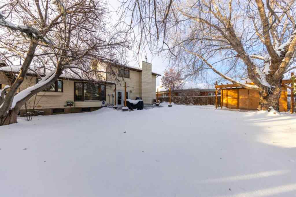 MLS® A2182178 - 3801 57A Avenue  in Southridge Lloydminster, Residential