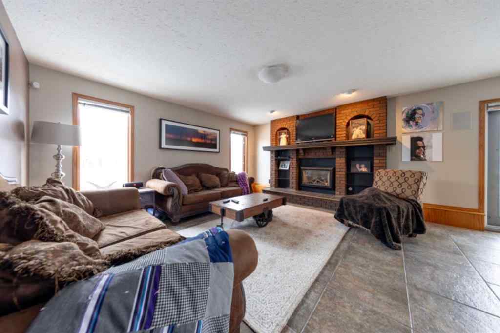 MLS® A2182178 - 3801 57A Avenue  in Southridge Lloydminster, Residential