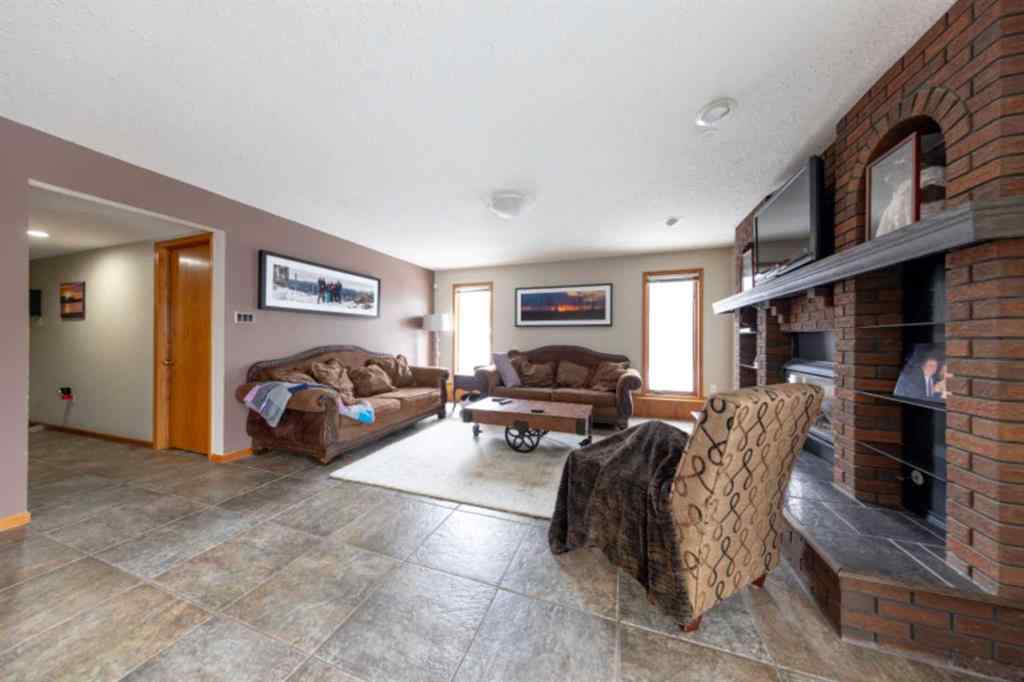 MLS® A2182178 - 3801 57A Avenue  in Southridge Lloydminster, Residential