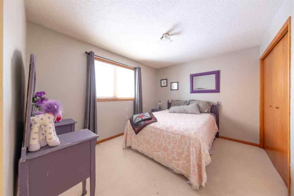 MLS® A2182178 - 3801 57A Avenue  in Southridge Lloydminster, Residential