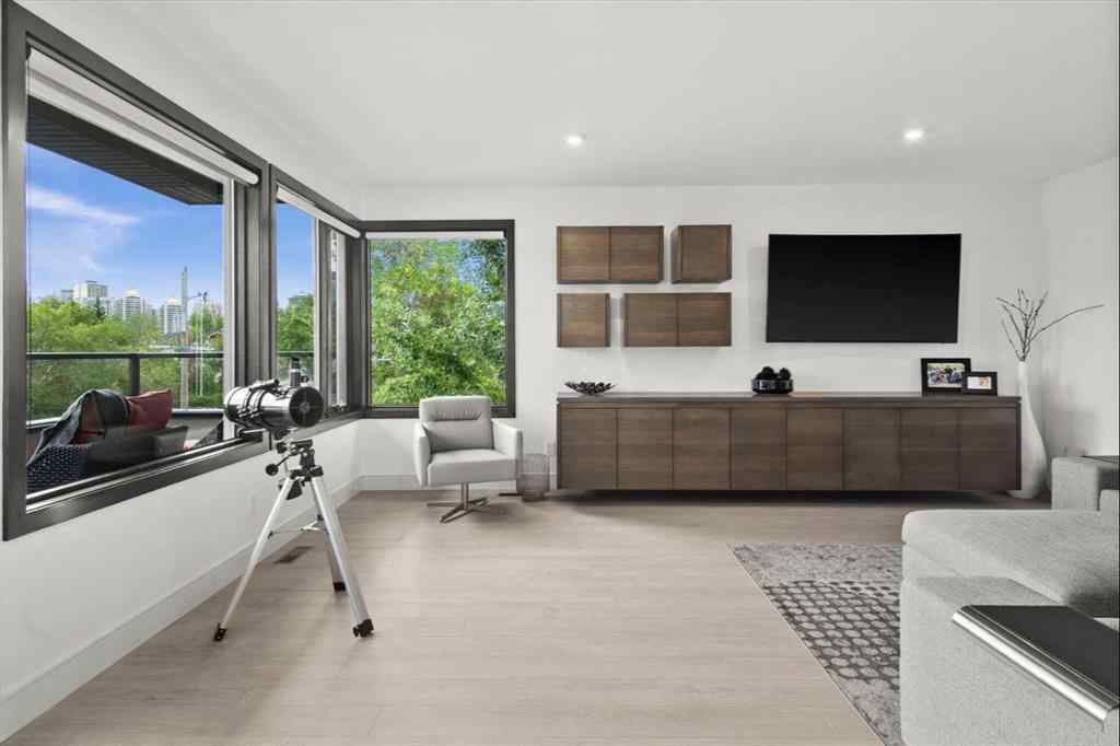 MLS® A2182895 - Unit #3 408 13 Street NW in Hillhurst Calgary, Residential