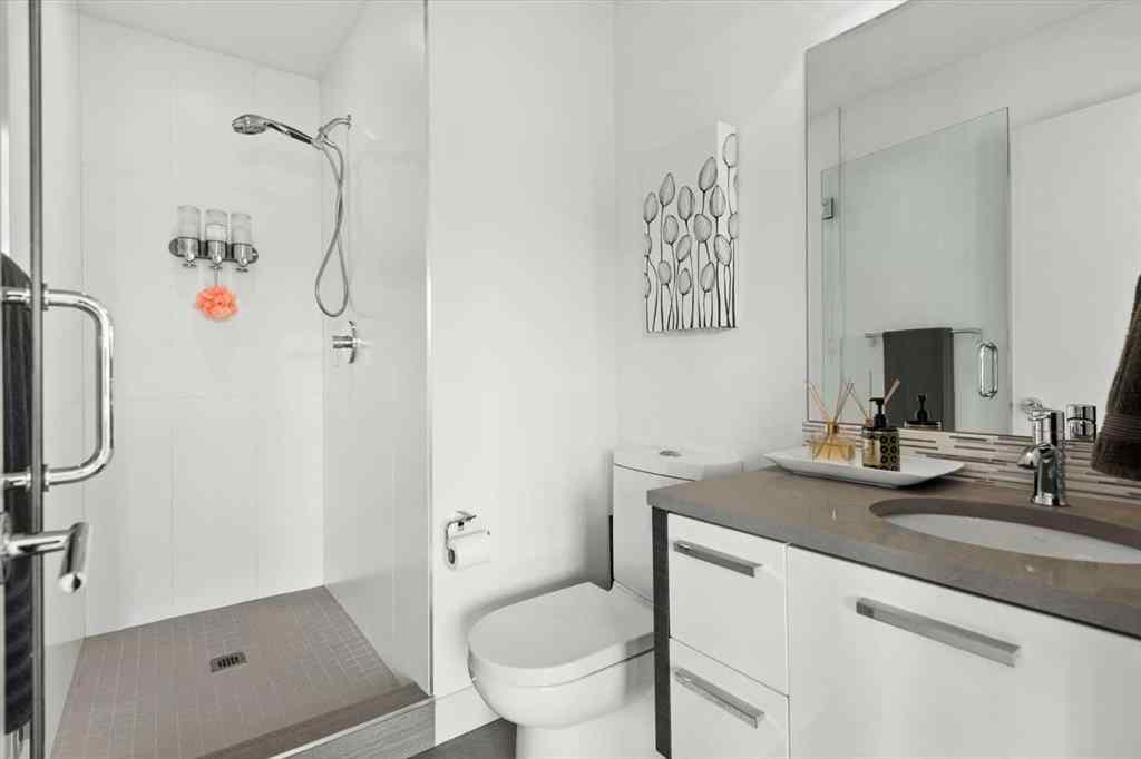 MLS® A2182895 - Unit #3 408 13 Street NW in Hillhurst Calgary, Residential
