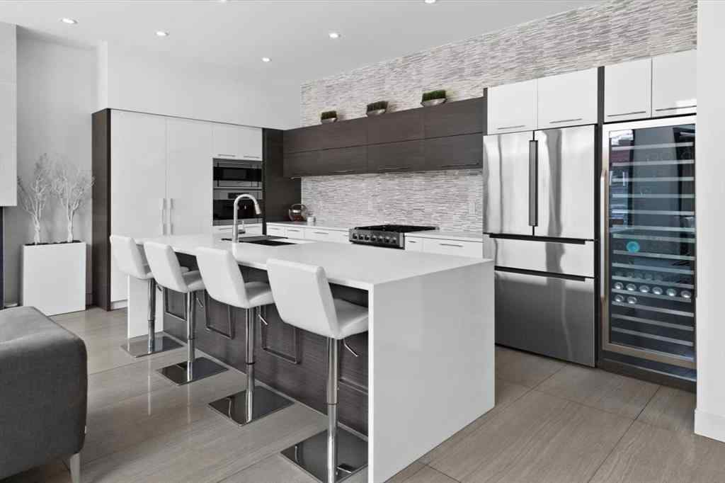 MLS® A2182895 - Unit #3 408 13 Street NW in Hillhurst Calgary, Residential