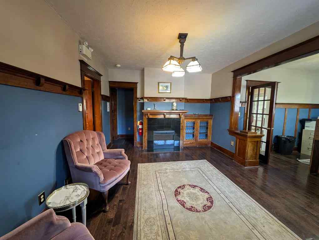 MLS® A2183147 - 17 Dunmore Road SE in Crestwood-Norwood Medicine Hat, Commercial