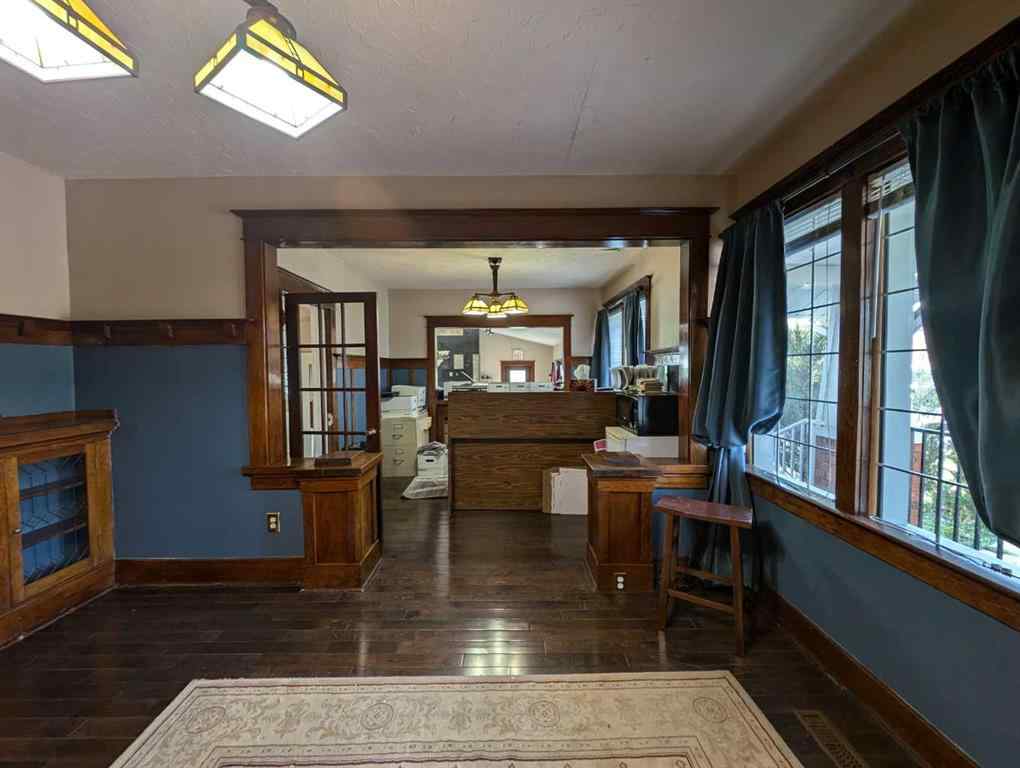 MLS® A2183147 - 17 Dunmore Road SE in Crestwood-Norwood Medicine Hat, Commercial