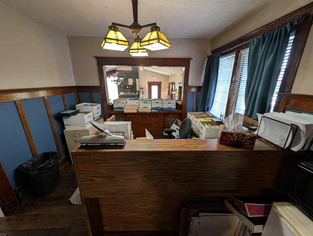 MLS® A2183147 - 17 Dunmore Road SE in Crestwood-Norwood Medicine Hat, Commercial